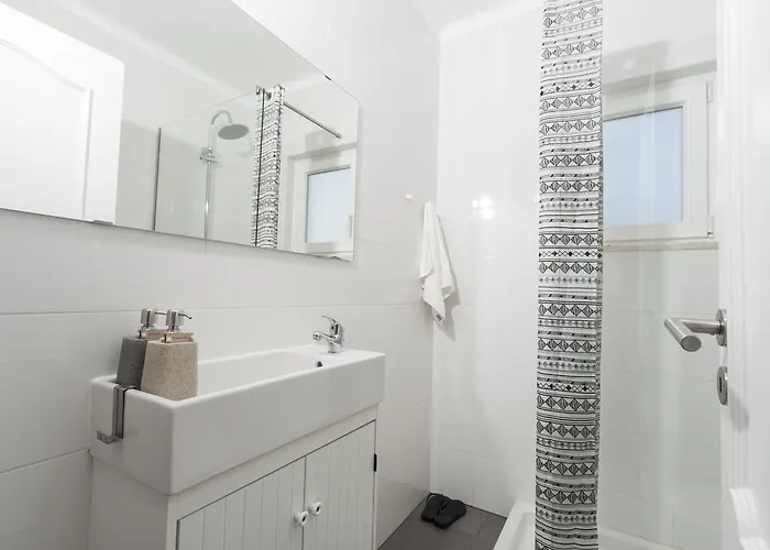 Homemoel Local Accomodation Al 3*