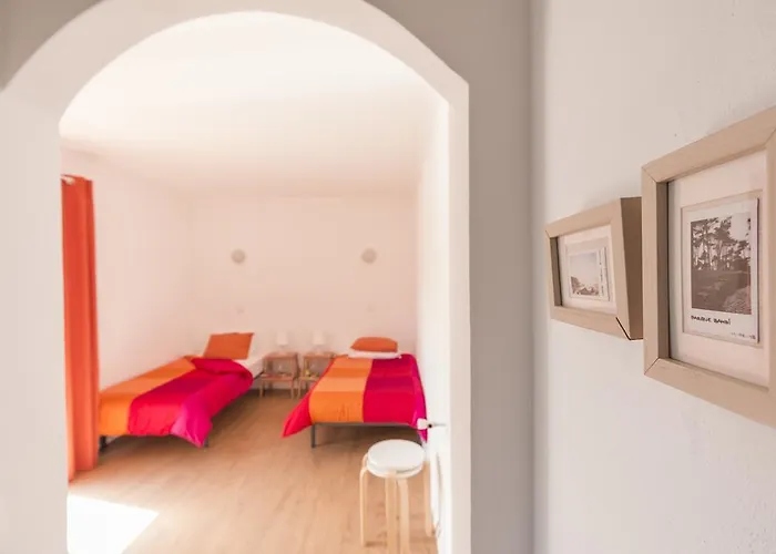 Homemoel Local Accomodation Al Πανσιόν 3*